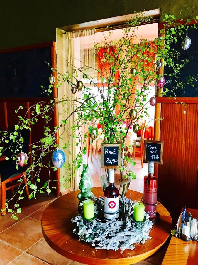 Zu Den Linden - Radebeul Pension Mit Restaurant Kültér fotó