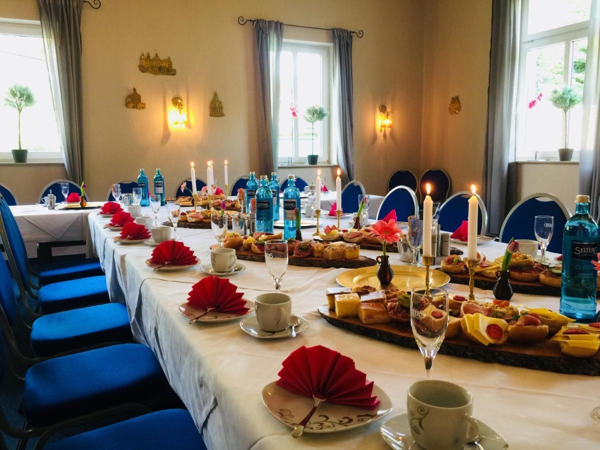 Zu Den Linden - Radebeul Pension Mit Restaurant Kültér fotó