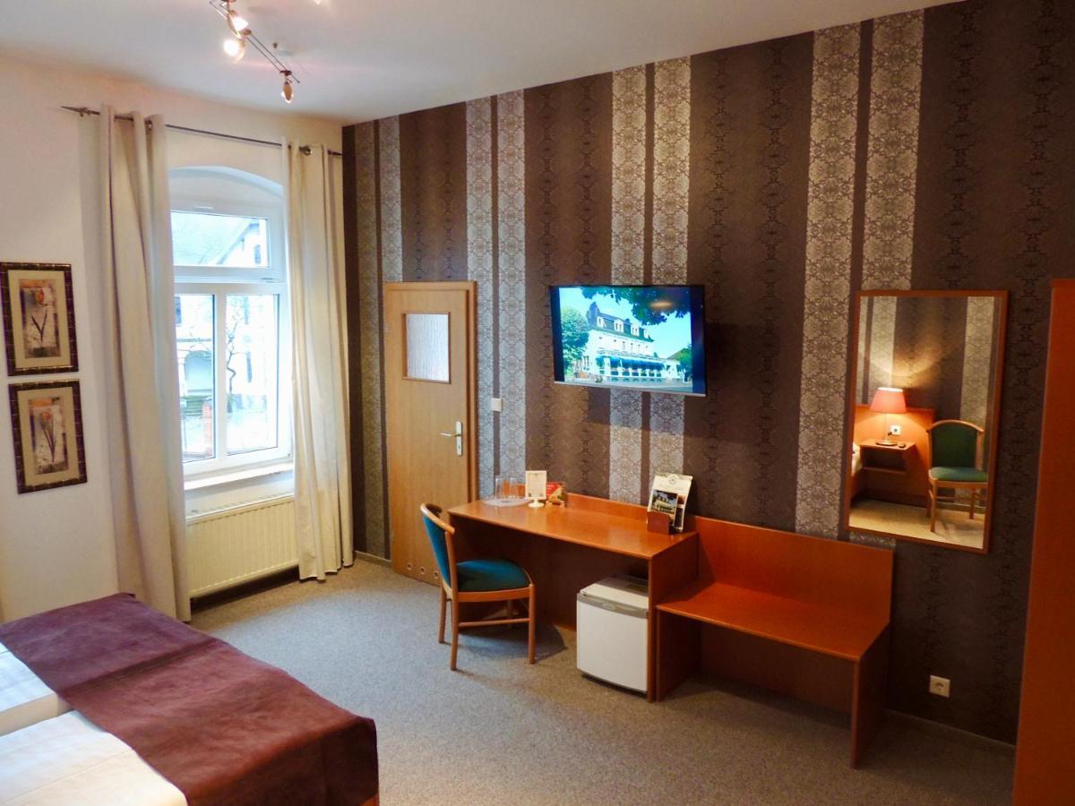 Zu Den Linden - Radebeul Pension Mit Restaurant Kültér fotó