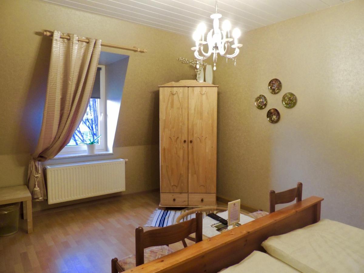 Zu Den Linden - Radebeul Pension Mit Restaurant Kültér fotó