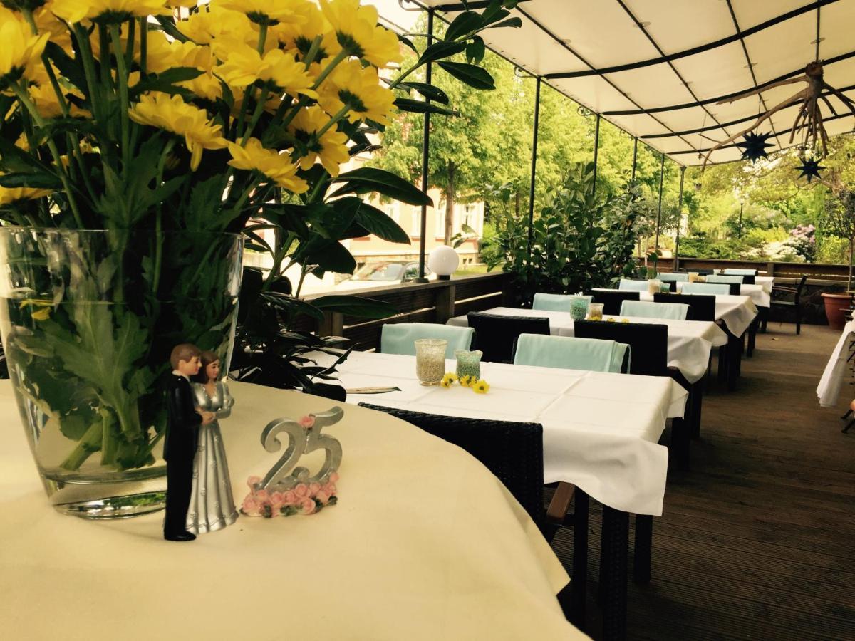 Zu Den Linden - Radebeul Pension Mit Restaurant Kültér fotó