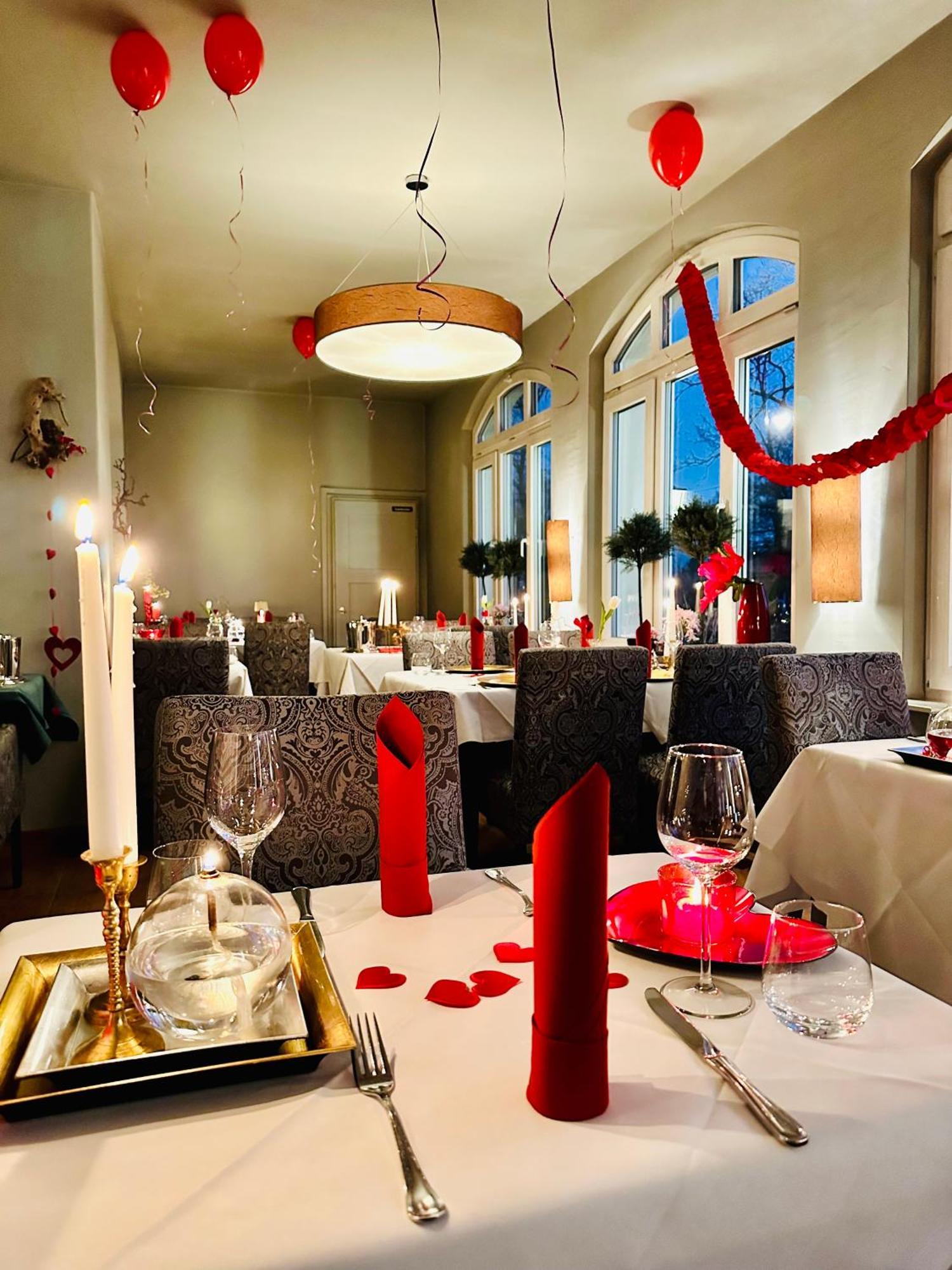 Zu Den Linden - Radebeul Pension Mit Restaurant Kültér fotó