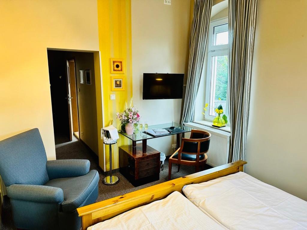 Zu Den Linden - Radebeul Pension Mit Restaurant Kültér fotó