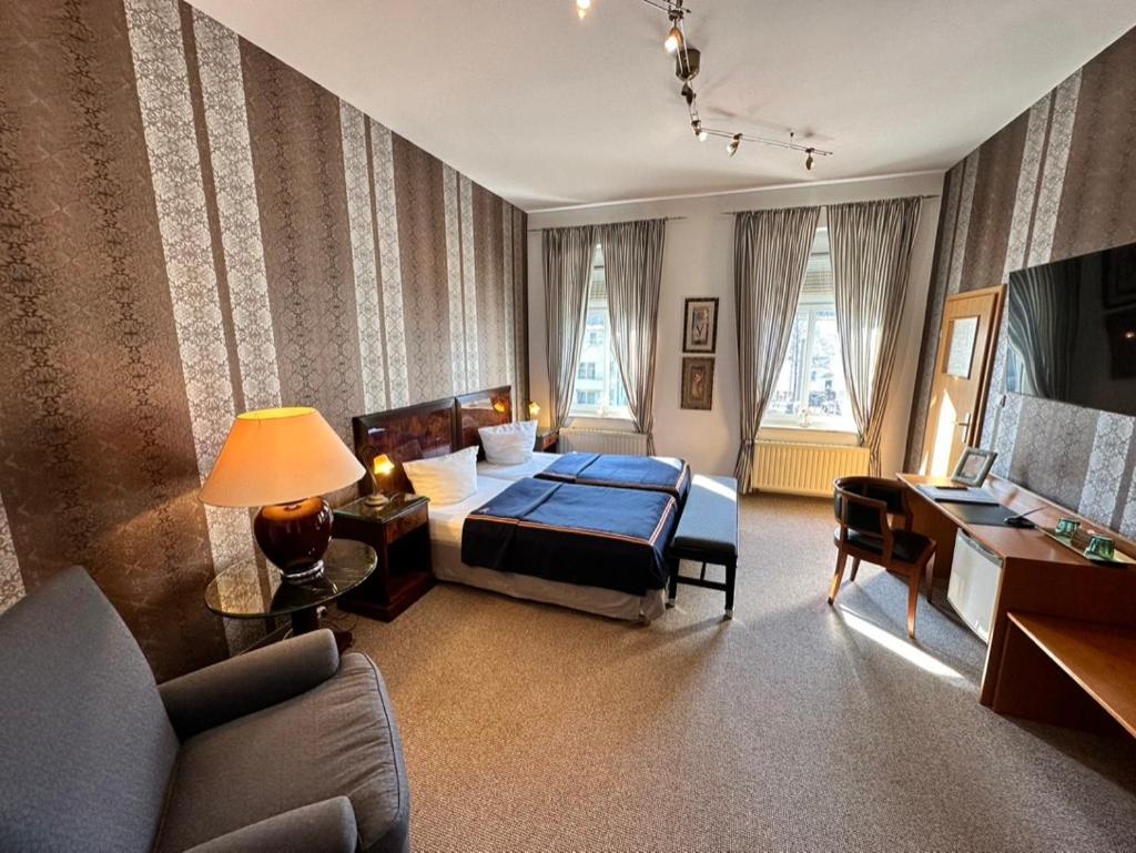 Zu Den Linden - Radebeul Pension Mit Restaurant Kültér fotó